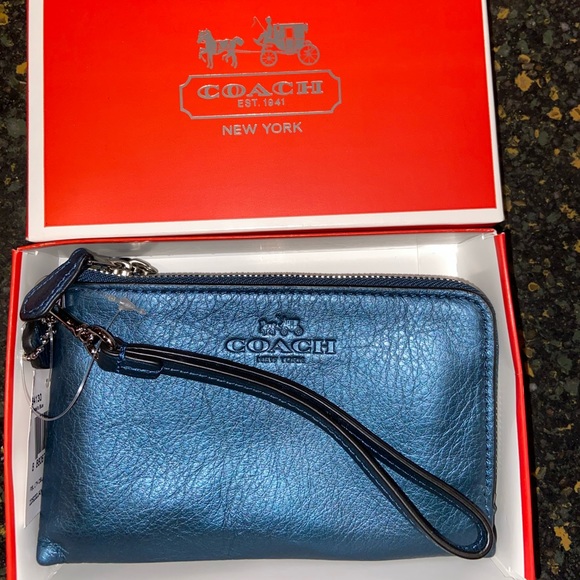 Coach wristlet - Picture 1 of 2